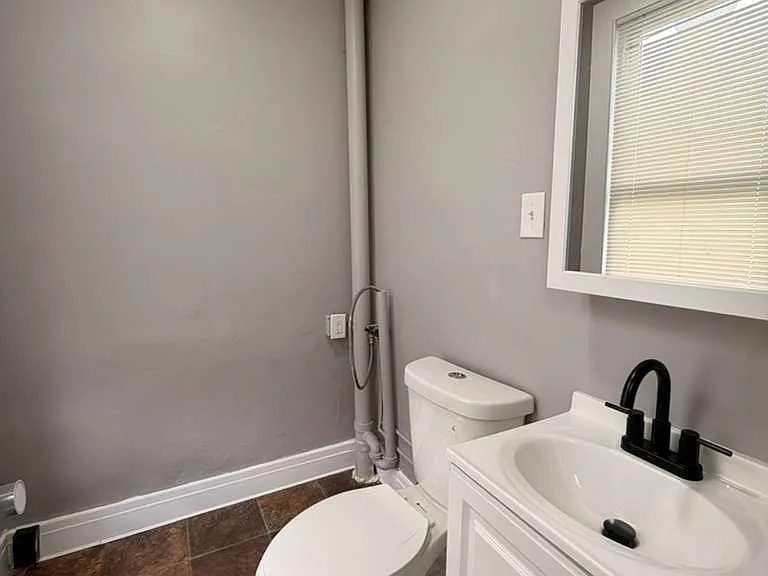 169 Gilbert Ave #1A — Photo 8