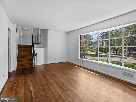 4th image of 10806 Javins St