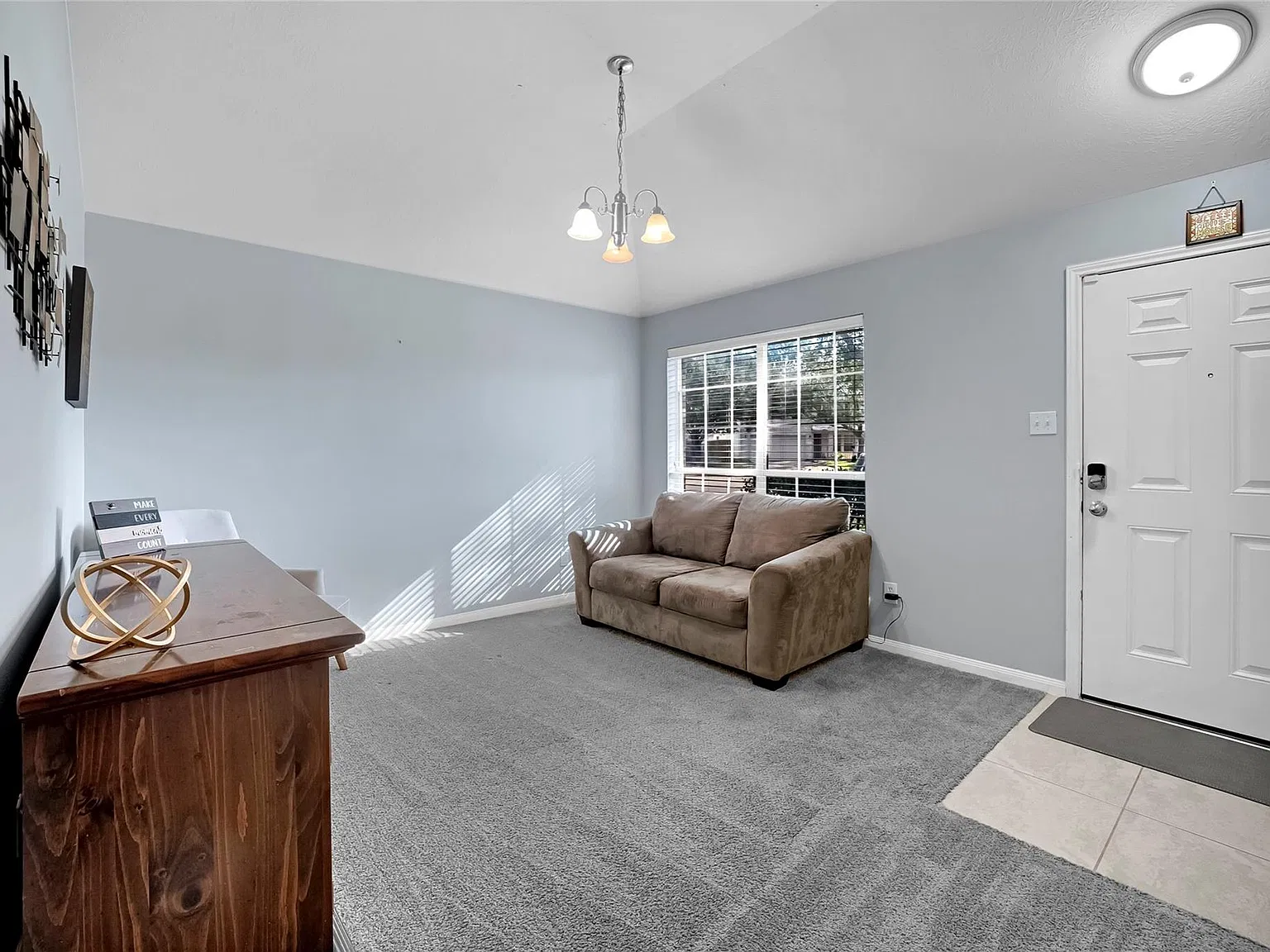 4 bed, 2.0 bath, 1745 sqft, $2,200 — Photo 4