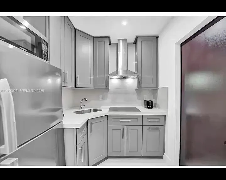 5636 SW 19th St — Photo 1