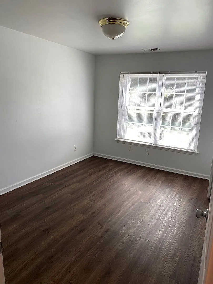 College Place Apartments — Photo 4