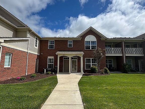 3rd image of 22059 Aberdeen Dr