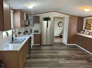 129 SE Willow Way, Topeka, KS 66609