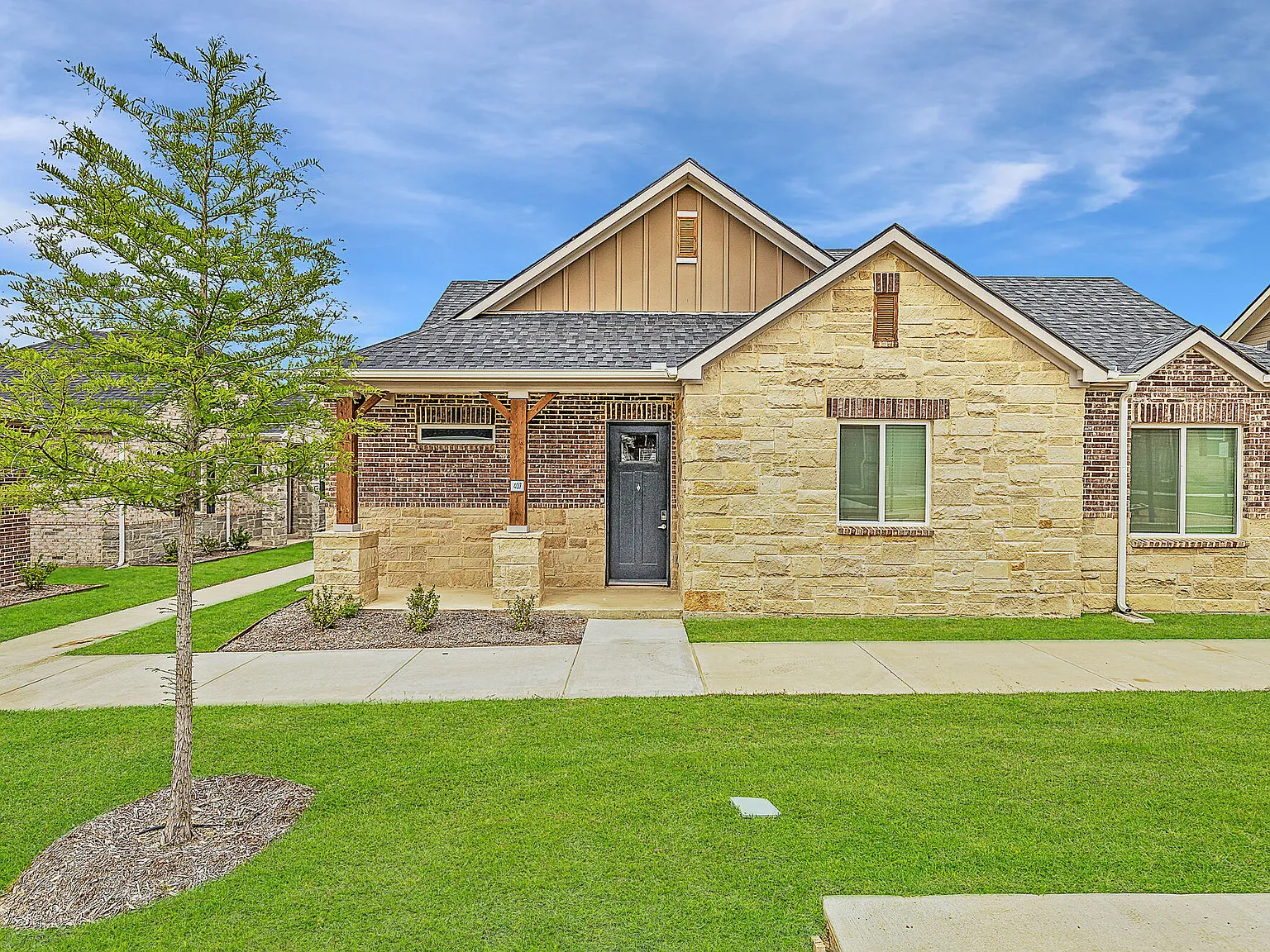 VLux Stoneridge — Photo 4