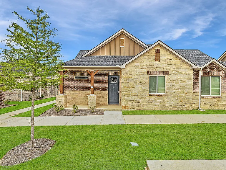 VLux Stoneridge — Photo 4