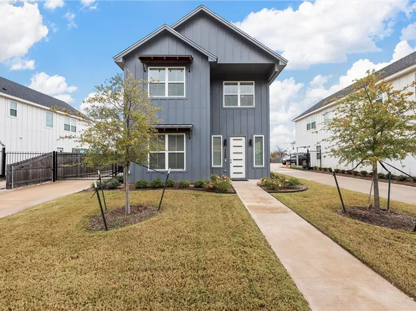 2400 S 4th St, Waco, TX 76706