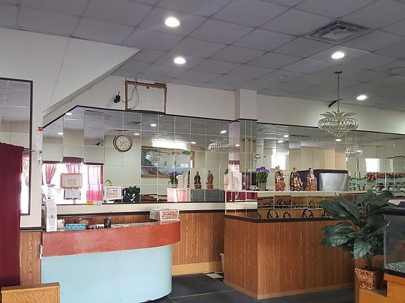4th image of 300 W Ashley St