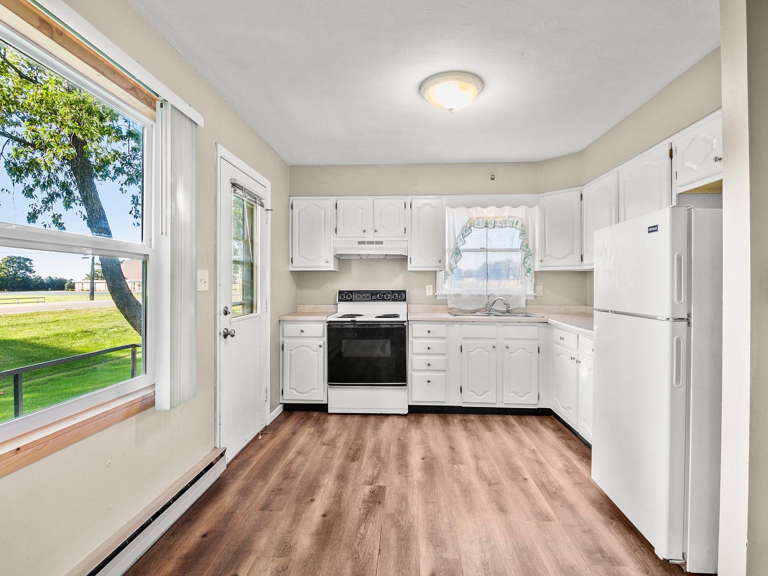 616 Main St, Toluca, IL 61369 Zillow