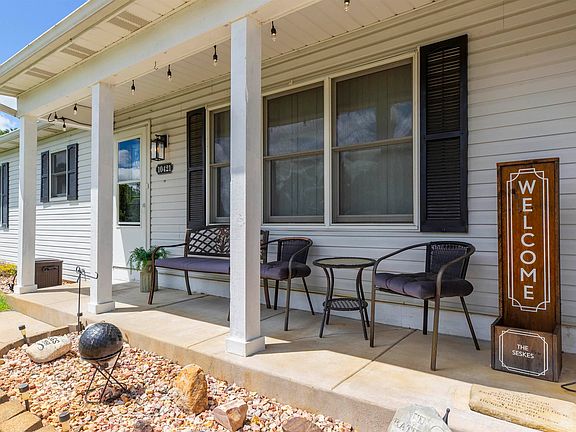 2nd image of 10421 Pleasant Valley Ct
