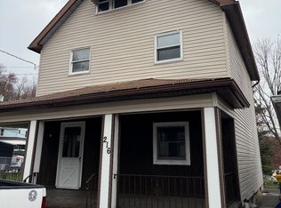 216 Lawrence St, Archbald, PA 18403