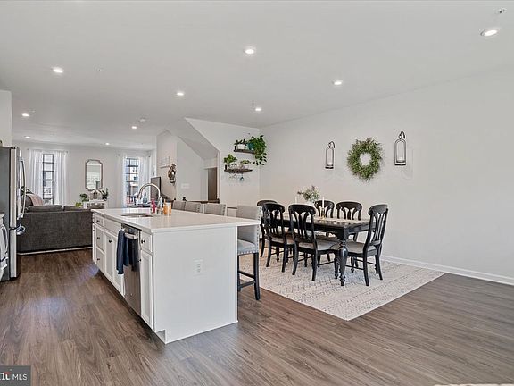 5th image of 3213 Laurel Hill Rd