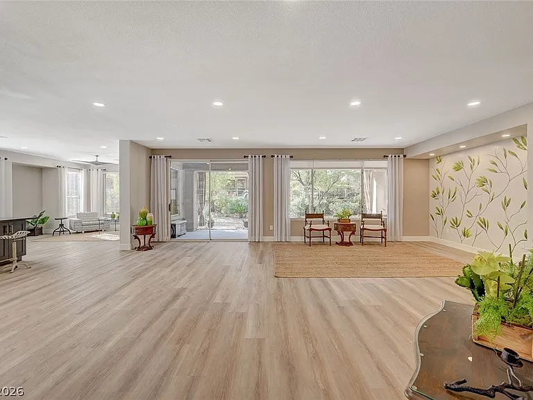 4589 Bersaglio St — Photo 14