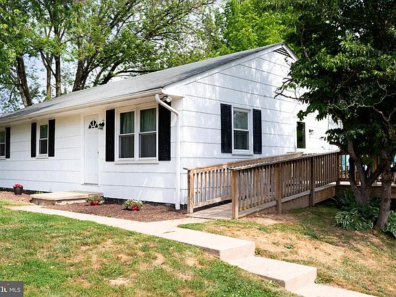 3rd image of 3205 Sykesville Rd