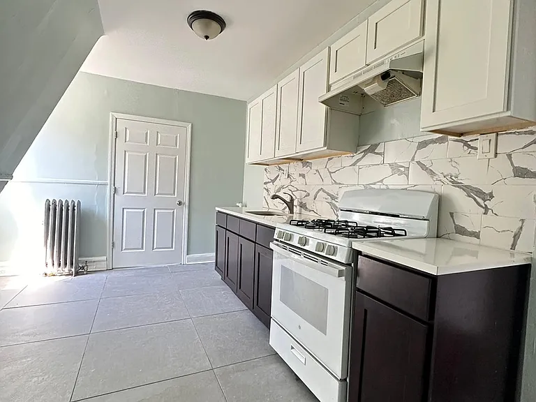 903 Hunterdon St #2 — Photo 1
