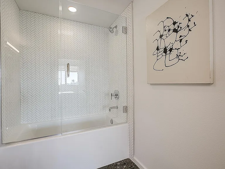 1901 Echo Park Ave #403 — Photo 16