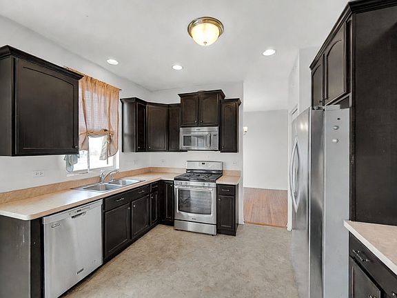 5th image of 1607 Seward Rd