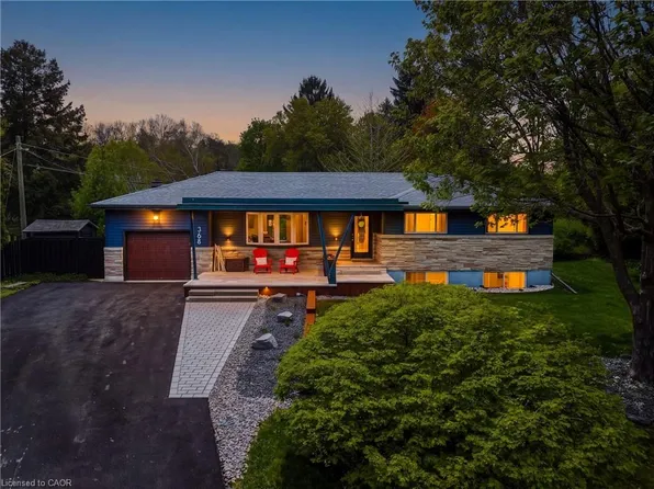 368 Philip Pl, Hamilton, ON L9G 3G8