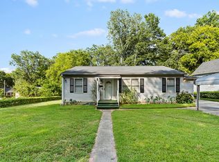 909 Brooks St, Greenwood, SC 29646
