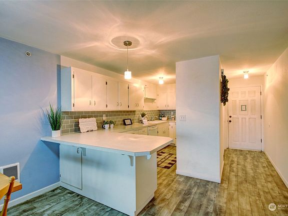 3rd image of 1199 SE 9th Avenue #204