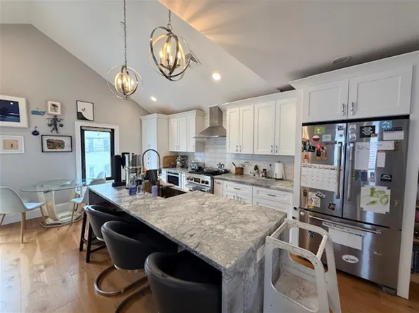 20 Village St #2, Somerville, MA 02143