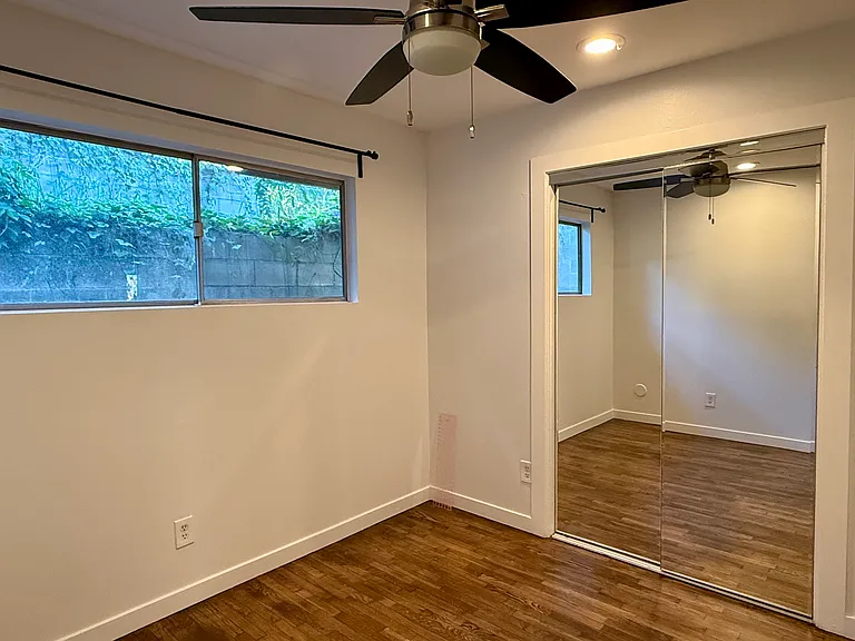 4123 Van Horne Ave — Photo 15