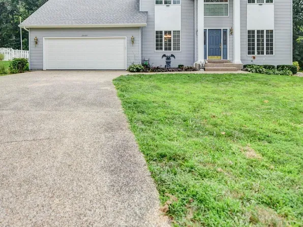 3502 Lake Dr, Taylorville, IL 62568
