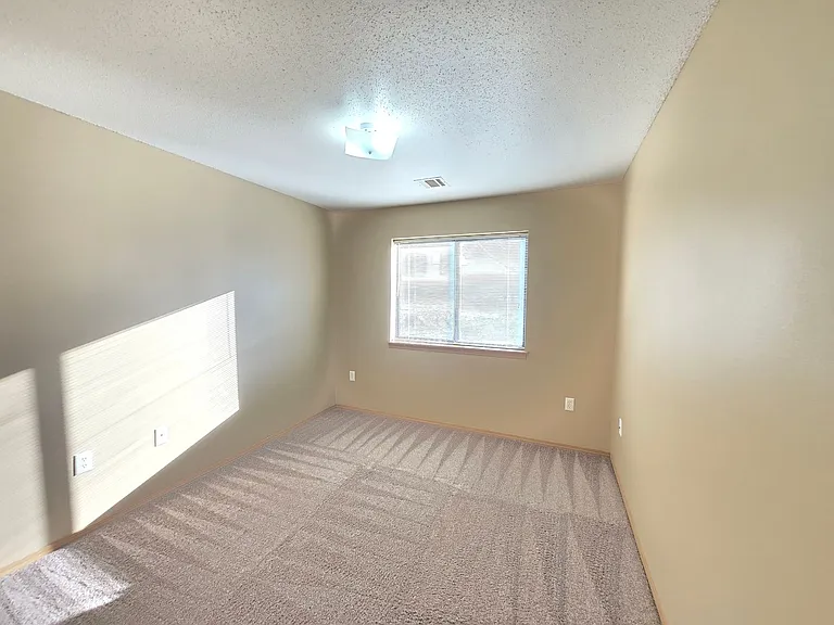 3225 S Sycamore — Photo 21