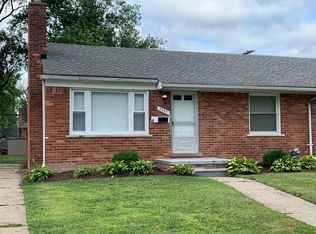 9907 Westmore St, Livonia, MI 48150