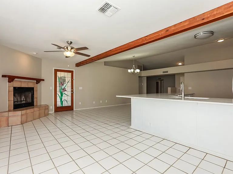 1922 E Cortez Dr — Photo 6