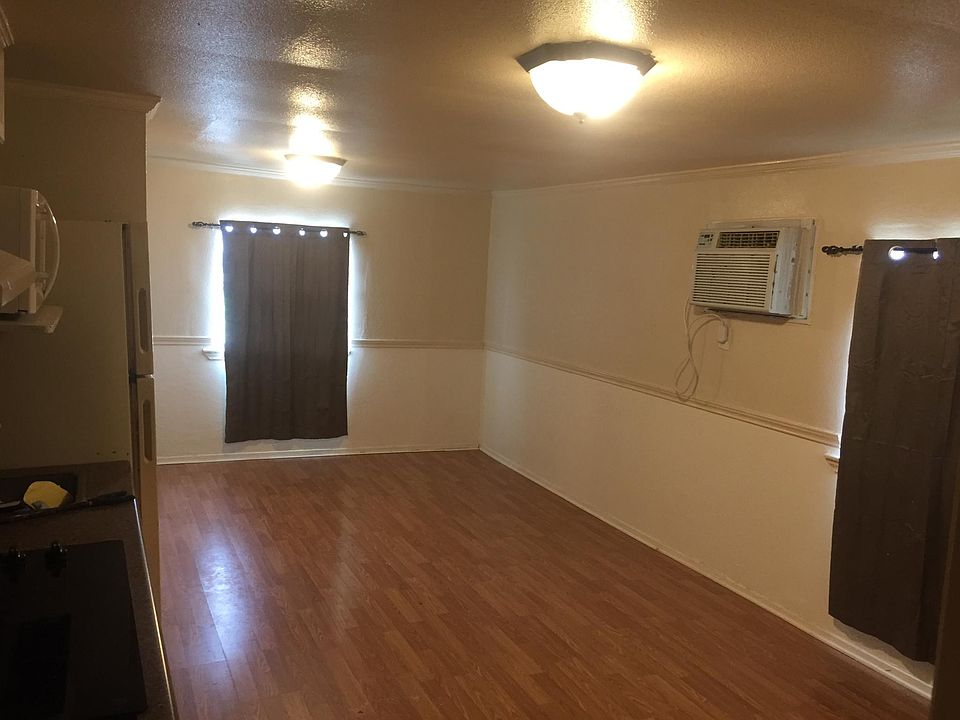 Unfurnished studio apartment pic 1