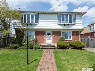 29 Law St, Valley Stream, NY 11580