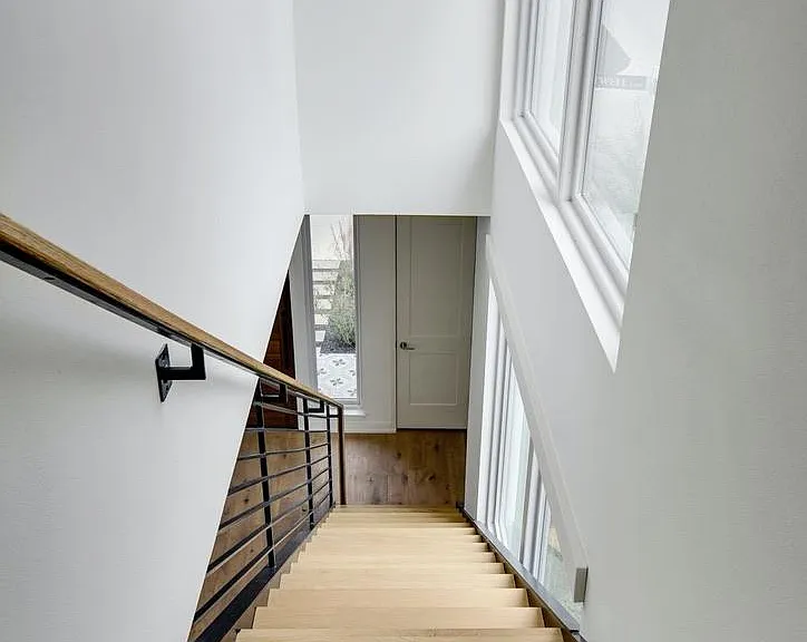 3301 Cantwell Ln — Photo 11