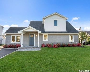 16 Cottonwood Lane, Westbury, NY, 11590
