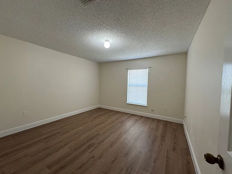 11718 Pethrick Dr — Photo 28
