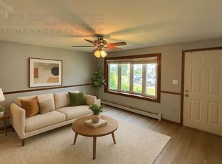 20 Northwoods Cir, Woburn, MA 01801