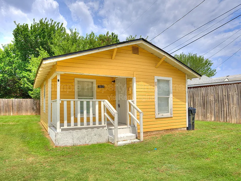 2413 S Youngs Blvd — Photo 1