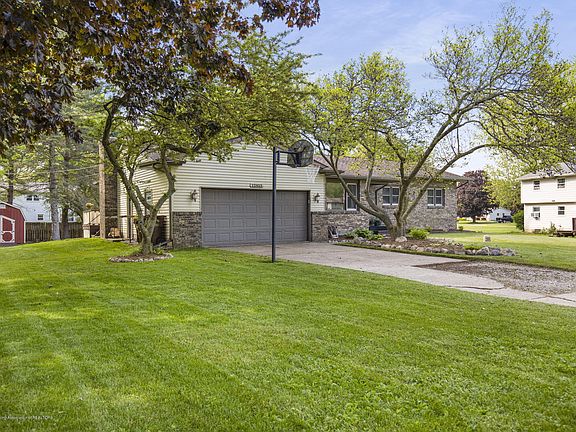 3rd image of 12853 Newberry Dr