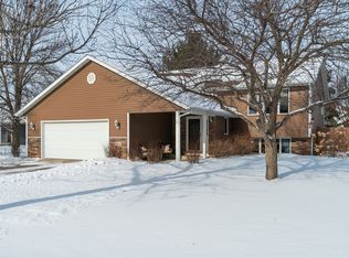 2152 Northridge Dr, North Mankato, MN 56003