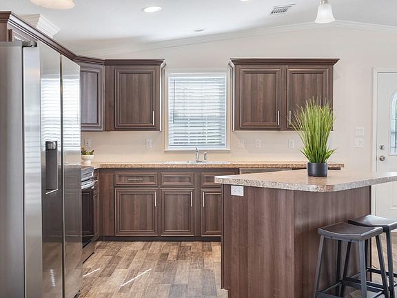 3rd image of 2923 W Marina Drive