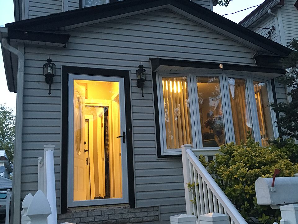 1st image of 10721 118th St