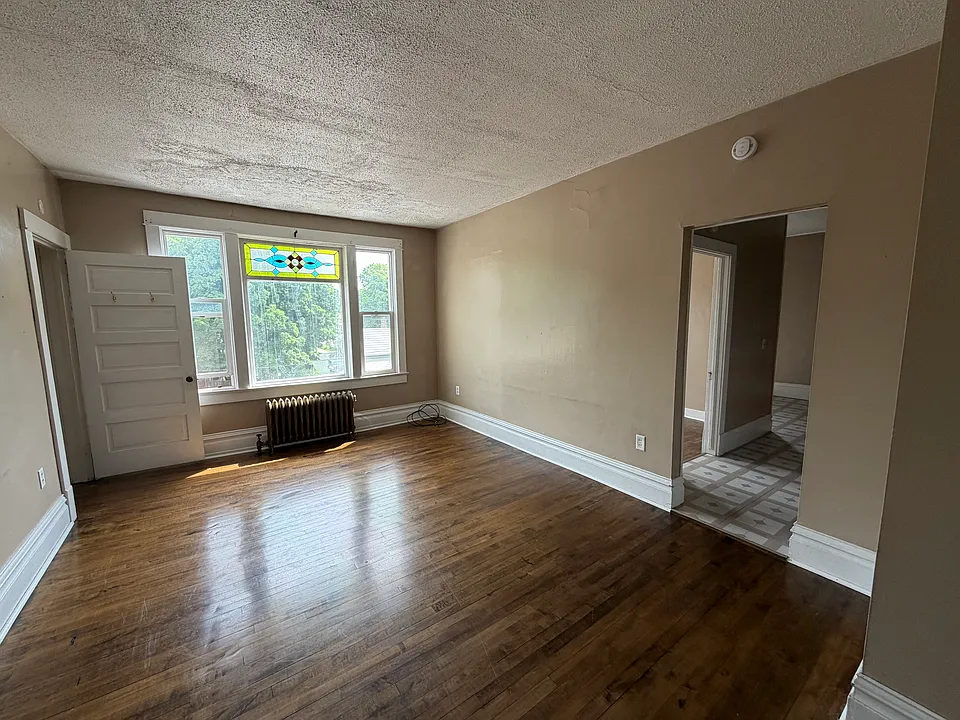 132 E Main St #5