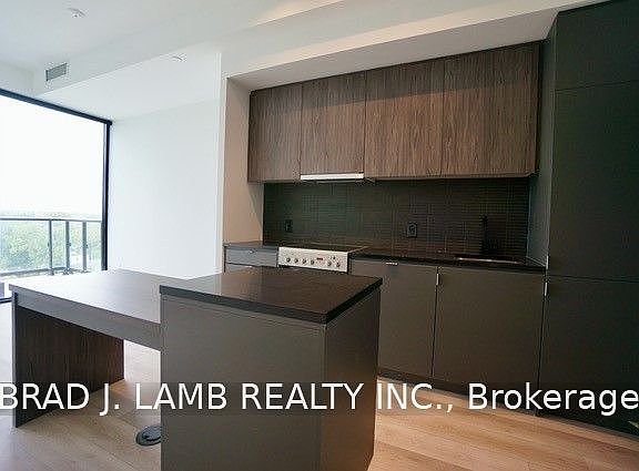 4th image of 7 Smith Cres #802