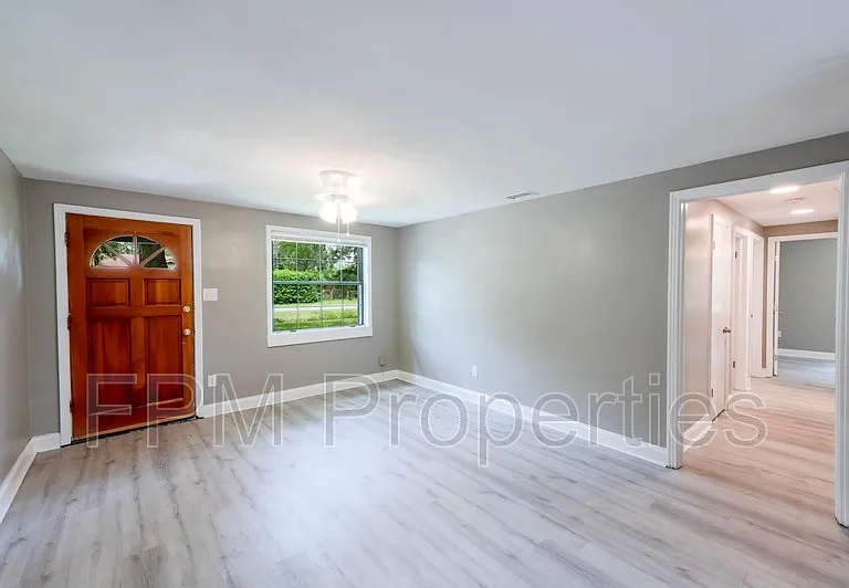 7832 Newton Rd — Photo 13