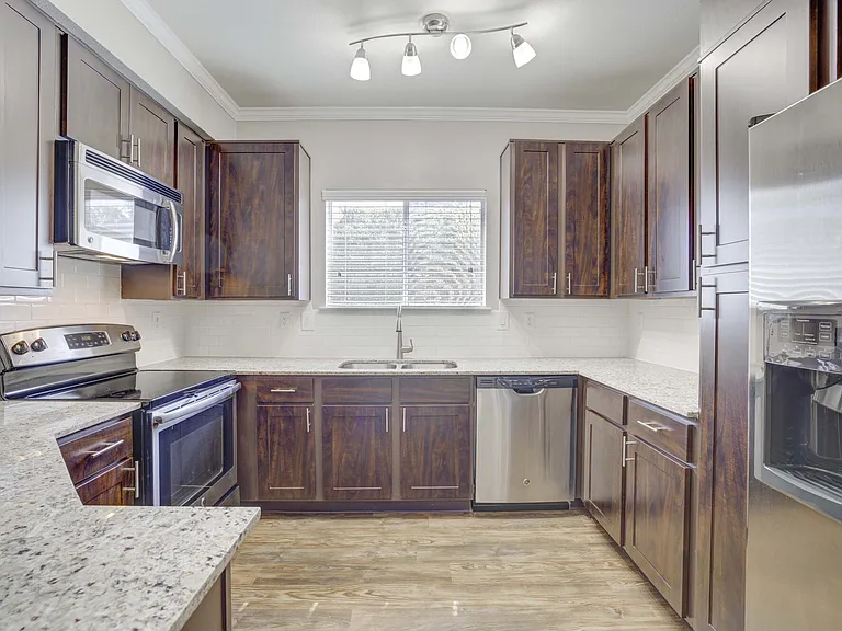 Somerset Townhomes — Photo 30
