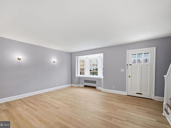 3rd image of 214 Murdock Rd