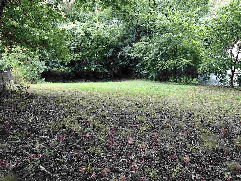 2nd image of 717 Old Riceville Rd