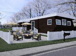 9 Monique Cir, Hazlet, NJ 07730