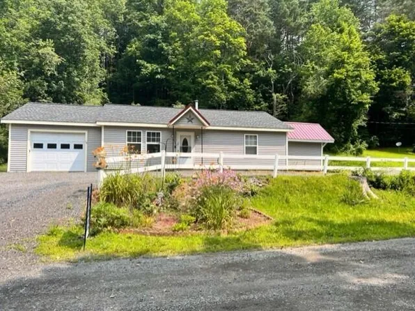16 West Street, Bingham, ME 04920
