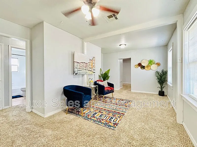 3 bed, 1.0 bath, 1044 sqft, $995 — Photo 4