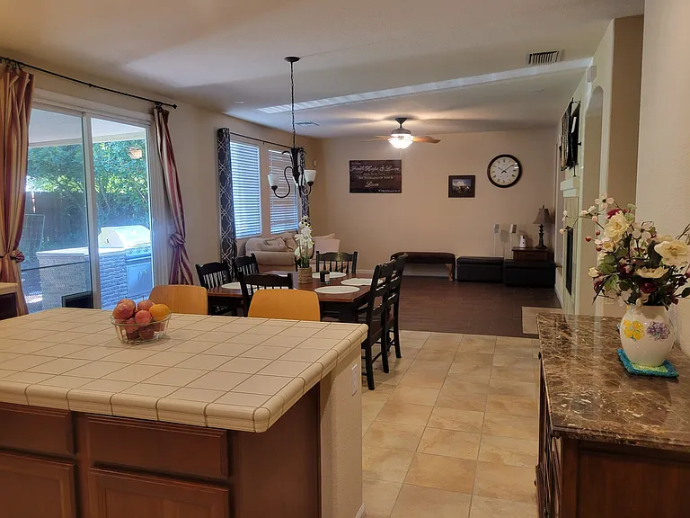 676 Whitfield Ln — Photo 3